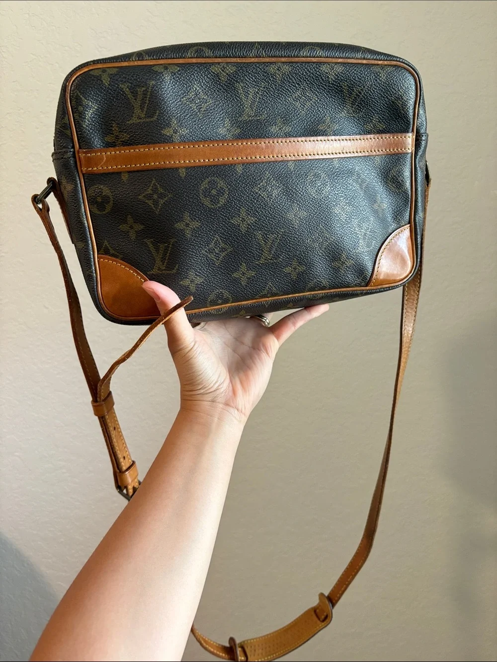 Sold Louis Vuitton NO884 Trocadero 27 Brown Monogram LV Crossbody